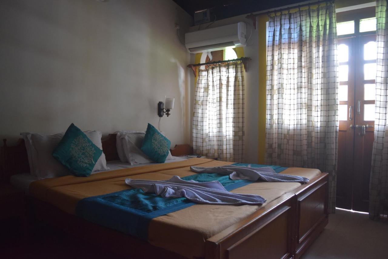 Bribon Guest House Калангут Экстерьер фото