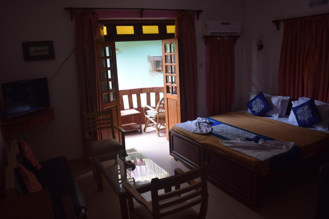 Bribon Guest House Калангут Экстерьер фото